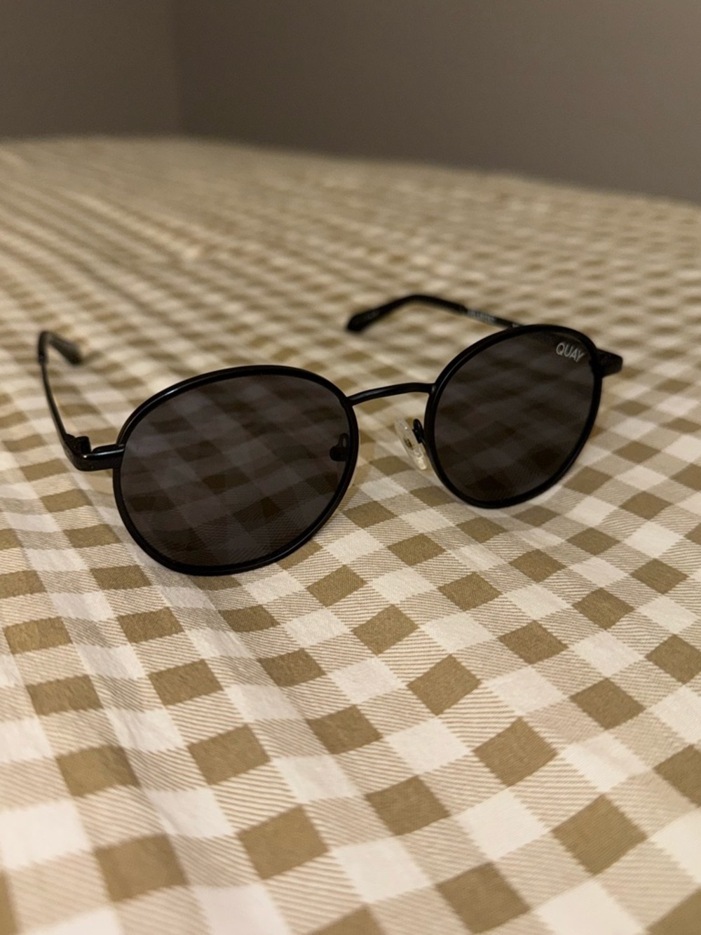 Quay Australia Black Round Metal Sunglasses